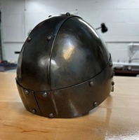 Casque Viking Noir Fait Main de Qualité Industrielle en Acier Spangenhelm Personnalisable OEM DIY Durable pour l'Extérieur