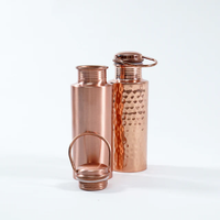 Bouteille d'eau en cuivre à 99 %, design moderne, personnalisable (couleur et logo), haute qualité, pour la gym, la consommation quotidienne, Inde, prix abordable, best-seller
