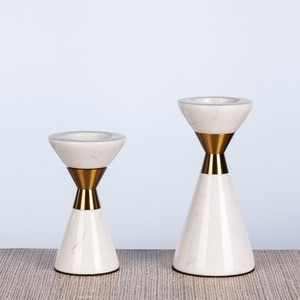 Ensemble de deux bougeoirs décoratifs au design moderne personnalisés en métal et marbre blanc doré pour la décoration de la maison Noël Pâques - Product Image 4