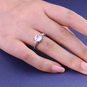 Bague de mariage Jeulia en argent sterling gothique avec diamant de laboratoire taille coussin crâne Amour éternel - Product Image 6