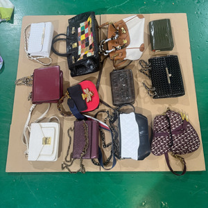 Borse da <span class=keywords><strong>Donna</strong></span> Usate di Lusso Internazionale in Pelle e PU di Seconda Mano Originali Misure Miste per <span class=keywords><strong>Abbigliamento</strong></span> Adulti - Product Image 4