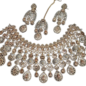 Bijoux de mariage d'Asie du Sud de luxe avec des détails fins Collier de mariée embelli serti de gouttes de rubis et de perles - Product Image 2