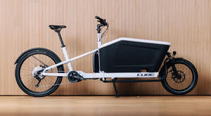 Bicicleta Híbrida Cube Cargo Dual Hybrid 1000, Enviolo Cargo 1000 Wh 20/27.5'' Flash White, MÁS VENDIDA - Product Image 2