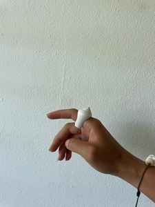 Bague élégante en coquillage de conque en argent sterling avec un design artisanal unique pour un usage quotidien et des occasions spéciales - Product Image 2