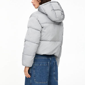 Veste d'hiver courte matelassée pour femmes fabriquée au Pakistan, veste courte bouffante, manteau chaud en coton, vêtements d'extérieur en toile teinte pour filles - Product Image 4