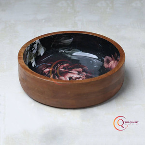 Hermoso cuenco de madera hecho a mano con elegancia y funcionalidad Exterior pulido y acabado brillante en el interior - Product Image 1