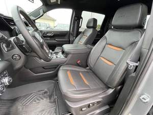 2023 GMC Sierra 1500 AT4 Pickup Boîte de vitesses automatique Sièges en cuir Caméra arrière Barre de toit en alliage État d'occasion Direction gauche R17 - Product Image 3