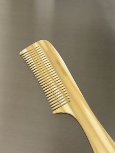 PEIGNE EN CORNE PERSONNALISÉE NATURELLE BUFFALO avec des dents fines et larges Peigne en corne de buffle fait main pour la coiffure - Product Image 4