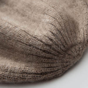 Bonnets d'hiver unisexes en laine avec logo personnalisé Bonnets unis en tricot doux de haute qualité - Product Image 5