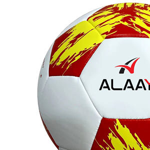 Ballon de football taille 5 personnalisé en cuir PU souple à haute élasticité durable pour les matchs et l'entraînement de football cousu - Product Image 4