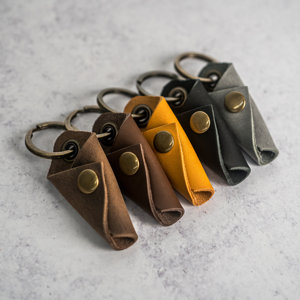 Porte-clés en cuir véritable de qualité supérieure faits à la main juste disponible porte-clés moto en boîte personnalisé avec étui de rangement pour montre PC - Product Image 4