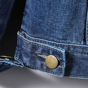 Vente en gros Veste en jean de coton de couleur bleue Veste en jean chaude d'hiver à manches longues de grande taille pour hommes adultes - Product Image 6