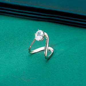 Exportador de joyería de moda artificial en India Cz Anillo clásico con chapado en rodio de oro - Product Image 3