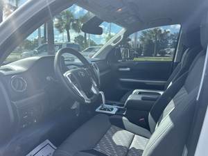 Nettoyage d'occasion TOYO_TA Tundra SR5 pick-up 4D 5.7L V8 2022 - Product Image 2