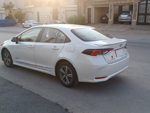 รถยนต์โตโยต้าแคมรี่ไฮบริด LE AWD ปี 2022 สภาพดีเยี่ยม เบาะหนัง 5 ที่นั่ง ระบบควบคุมความเร็วอัตโนมัติ ไฟหน้าแบบฮาโลเจน กล้อง 360 องศา ระบบพาโนรามา - Product Image 5