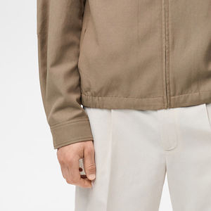 Veste pour homme à col rabattu avec logo personnalisé, en tissu respirant et doux, vêtement décontracté, manches longues, matière confortable - Product Image 3