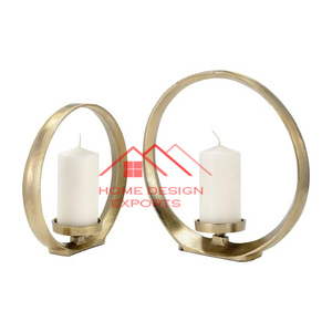 Bougeoir en T avec finition dorée en métal et aluminium, tout nouveau design, pour accessoires de décoration moderne et luxueux - Product Image 1