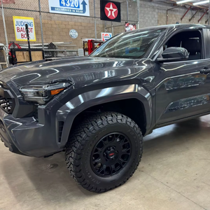 Toyota Tacoma TRD Sport Doble Cabina 4x4 Premium Usada 2025 - Product Image 1