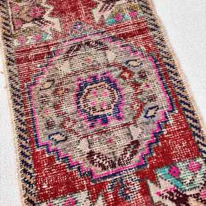 Tapis turc 1,6x2,8 pieds, tapis persan rouge en laine - Product Image 3