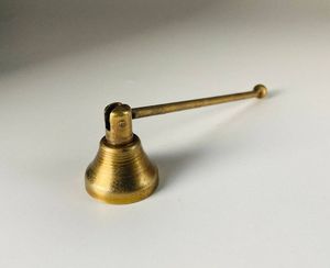 Excavador de velas de metal duradero y elegante elaborado para una funcionalidad duradera y un valor sofisticado de decoración del hogar - Product Image 2