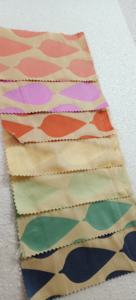 Brocado de Seda Banarasi Multicolor de Lujo - Tela Vibrante y Ornamentada para la Alta Costura Árabe - Product Image 3