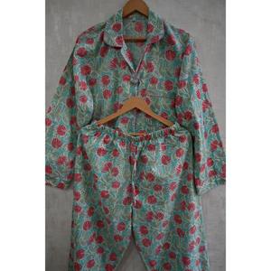 ชุดนอนผ้าฝ้ายพิมพ์ลายดอกไม้สำหรับฤดูร้อนสำหรับผู้หญิง เนื้อผ้านุ่ม ระบายอากาศได้ดี แห้งเร็ว ชุดนอนขายาว - Product Image 3