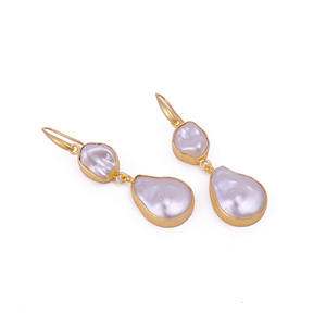 Boucles d'oreilles crochet en forme de goutte d'eau douce perle d'eau douce de créateur - Product Image 3