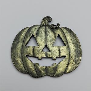 Lanterne de citrouille en aluminium fabriquée à la main, surface à patine verte avec sculpture percée, coulée élégante fête d'Halloween - Product Image 5
