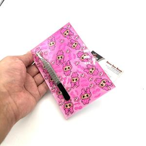 Azulejo de pestañas con personaje de dibujos animados con pinzas Labubu Print Lash Tile Herramientas de belleza acrílicas sostenibles Servicio OEM - Product Image 3