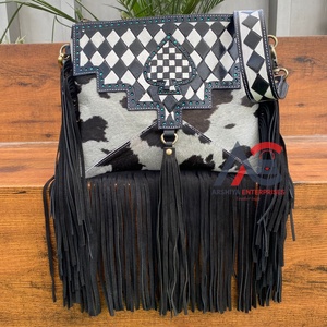 2025กระเป๋าสะพายพาดลำตัวหนังลายหมากรุกสีดำและสีขาวสำหรับผู้หญิงกระเป๋าถือหนังวัวแท้แบบใหม่ - Product Image 1
