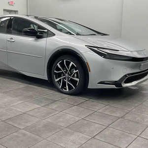 Listo para enviar: Toyota Prius XLE 2023/2024 usado, modelo de coche nuevo, sedán usado con volante a la izquierda/derecha - Product Image 1