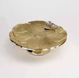 Support à gâteau en aluminium fait main avec motif floral doré | Ensemble élégant de serveur à gâteau et de couteau pour la décoration de mariage, d'anniversaire et de fête - Product Image 5