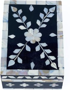 Boîte à bijoux en incrustation d'os blanc fait à la main Design Floral étui à bijoux en incrustation d'os avec intérieur doux pour bagues pour femmes boîte de rangement - Product Image 1
