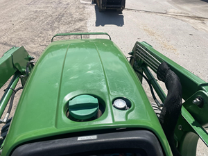 Tractor John Deere 3025E usado original de 120 hp 4x4 para agricultura a precios muy económicos en venta. - Product Image 4