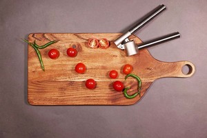 Grande planche à découper en bois d'acacia de qualité supérieure-Bloc à découper de légumes à fromage rectangulaire solide et durable à prix économique Logo personnalisé - Product Image 5