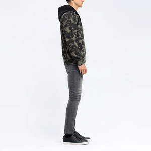 เสื้อฮู้ดซิปพิมพ์ลายฤดูหนาว ผ้าฝ้าย 100% ระบายอากาศได้ดี สำหรับผู้ชาย เป็นมิตรกับสิ่งแวดล้อม แห้งเร็ว สีและโลโก้สั่งทำได้ มีกระเป๋า บริการ OEM คุณภาพสูง - Product Image 3