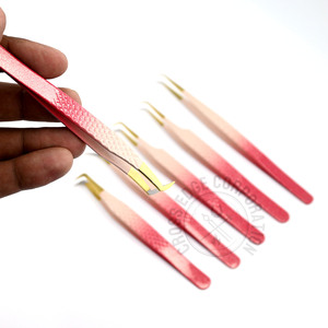 Aplicador de Pestañas Postizas al por Mayor, Pinzas Curvas Clásicas con Brillo Rosa Degradado, Juego de Pinzas de Acero Inoxidable con Punta de Fibra y Agarre de Diamante - Product Image 1