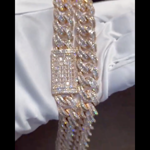 Tendance haute qualité personnalisée 20 mm lien cubain Moissanite chaîne de diamant en or 10k or rose chaîne de diamant - Product Image 5