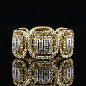 Bague de fiançailles tendance en moissanite de qualité VVS, plaquée or 18 carats, certifiée IGI - Product Image 1