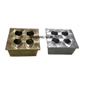 Cendrier de créateur fait à la main avec quatre grilles Nouveau cendrier de luxe personnalisé en métal fini de style classique avec forme personnalisée - Product Image 1