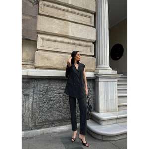 Conjunto de Traje para Mujer Polviscon - Chaleco Largo a Rayas y Pantalones Color Antracita - Product Image 2