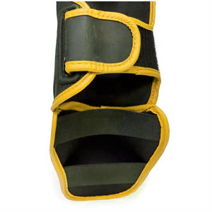Nouveau Style protège-tibias jambe genouillères coup de pied boxe respirant entraînement léger boxe protège-tibias fabriqués au Pakistan - Product Image 3