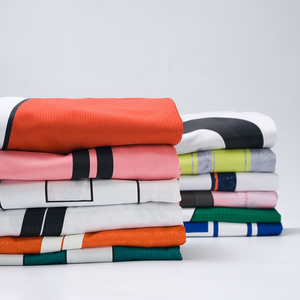 Camisetas de Fútbol en Oferta con Propiedades Transpirables y de Secado Rápido - Product Image 1