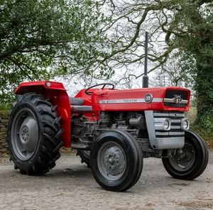 รถแทรกเตอร์ดีเซล Massey Ferguson 135 รุ่นท็อป พร้อมเครื่องยนต์ 2.5 ลิตร และกำลังยกด้านหลัง 2850 ปอนด์ สำหรับงานเกษตรกรรม - Product Image 6