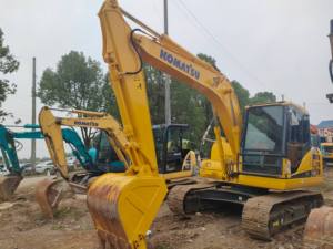 รถขุดตีนตะขาบ Komatsu PC120-6 มือสองคุณภาพสูง น้ำหนัก 11 ตัน สภาพดี มีสินค้าในสต็อก พร้อมขาย ราคาถูก พร้อมมอเตอร์เกียร์ - Product Image 3