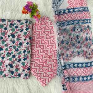 Costume Salwar Kameez en coton imprimé à la vente chaude avec dupatta en mousseline assorti pour femmes Styles ethniques disponibles au prix de gros - Product Image 3