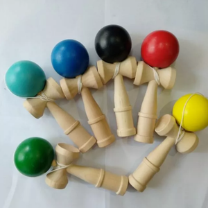 Kendama ของเล่นไม้สีสันสดใสของเล่นคลาสสิก kendama ไม้ขายส่งการศึกษากลางแจ้งของเล่นของขวัญกีฬาสำหรับเด็กกำหนดขนาดและโลโก้ - Product Image 4