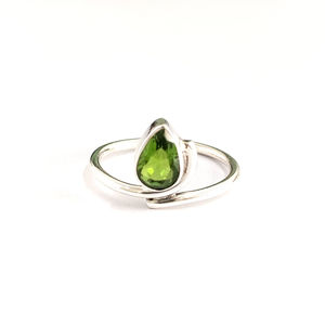 2.6 Gram Fine Vintage Peridot <b>Statement</b> <b>Ring</b> Geometric Gemstone <b>Ring</b> with IGI Certificate Bezel Setting Everyday Wear - Product Image 1
