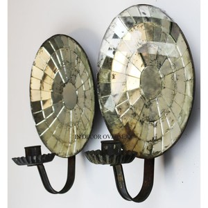 Bougeoir d'applique murale unique en métal et verre avec revêtement en poudre de couleur noire, design créatif et moderne - Product Image 1