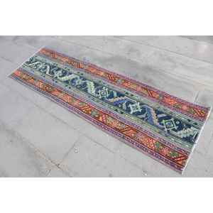 Alfombra Turca Vintage de 1.9x6.5 pies (57x199 cm), Alfombra de Lana con Puntos Azules - Product Image 2